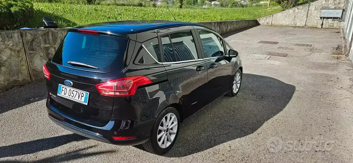 Usata Ford B-MAX Titanium 95 CV (69 kW) 2016 Nero Monovolume
