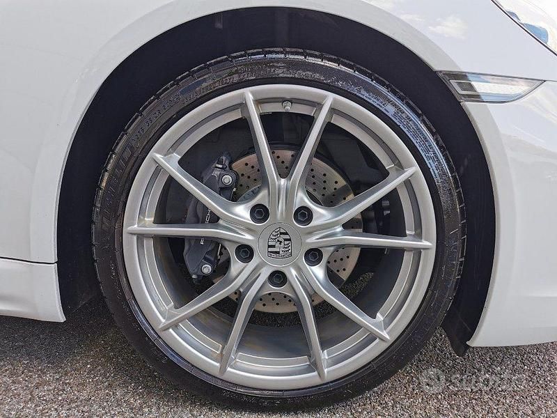 Usata Porsche 718 Cayman 300 CV (220 kW) 2023 Bianco Coupé