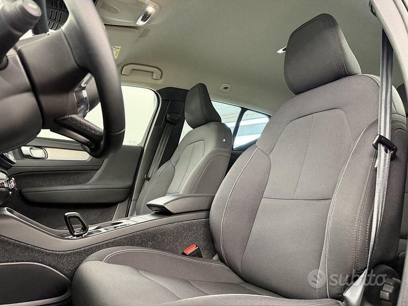 Usata Volvo XC40 Momentum 163 CV (119 kW) 2022 SUV