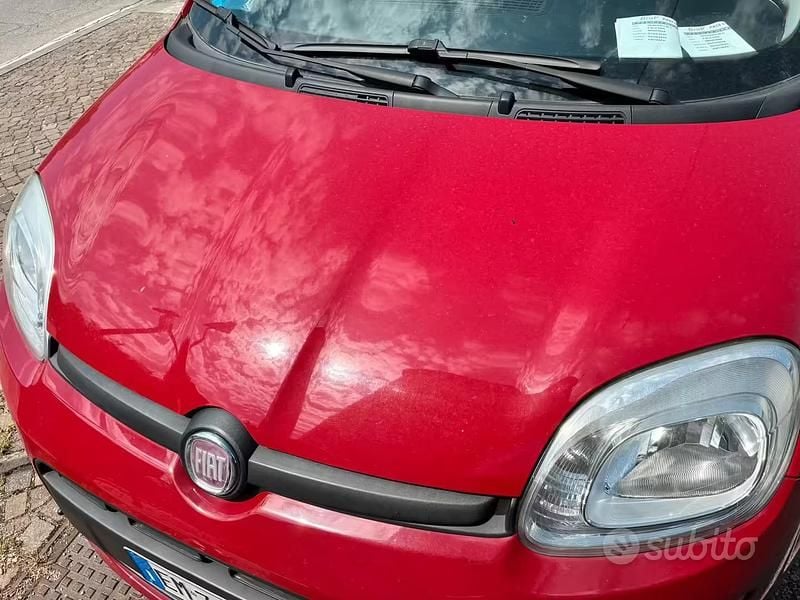 Usata Fiat Panda 69 CV (50 kW) 2012 Rosso Utilitaria