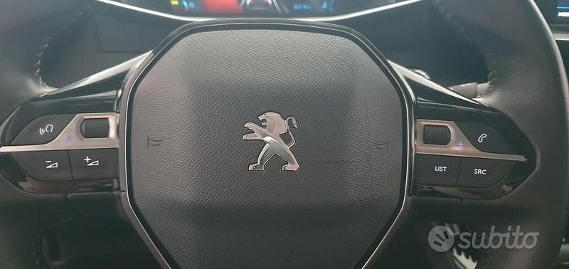 Usata Peugeot 2008 Allure 110 CV (80 kW) 2021 Grigio SUV