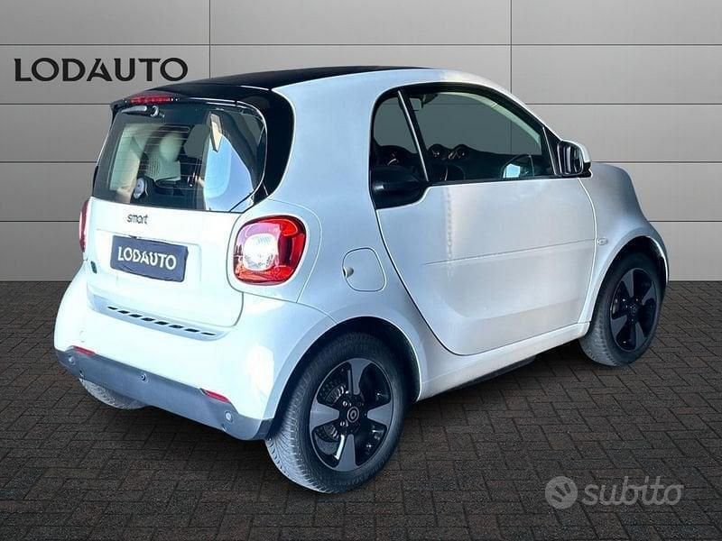 Usata Smart ForTwo Electric Drive Passion 41 kW (56 CV) 2022 Bianco Berlina