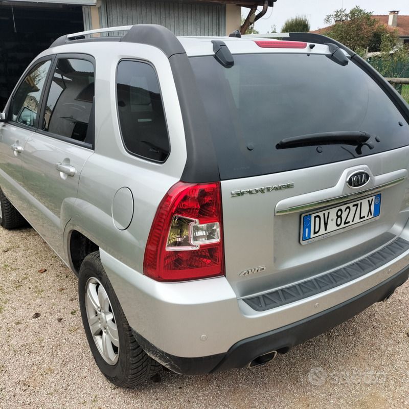 Usata 2009 Kia Sportage SUV | 5300 € (Cara) - Immagine 1/4