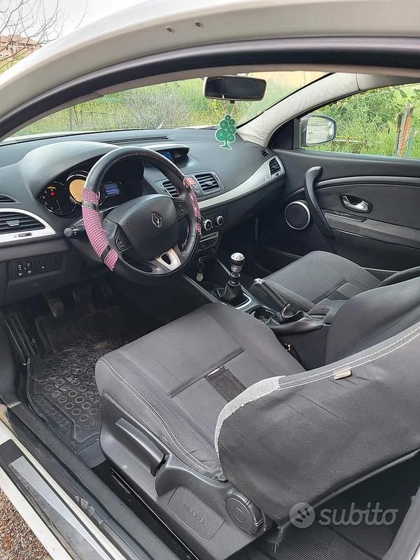 Usata Renault Mégane III 110 CV (80 kW) 2010 Bianco Utilitaria