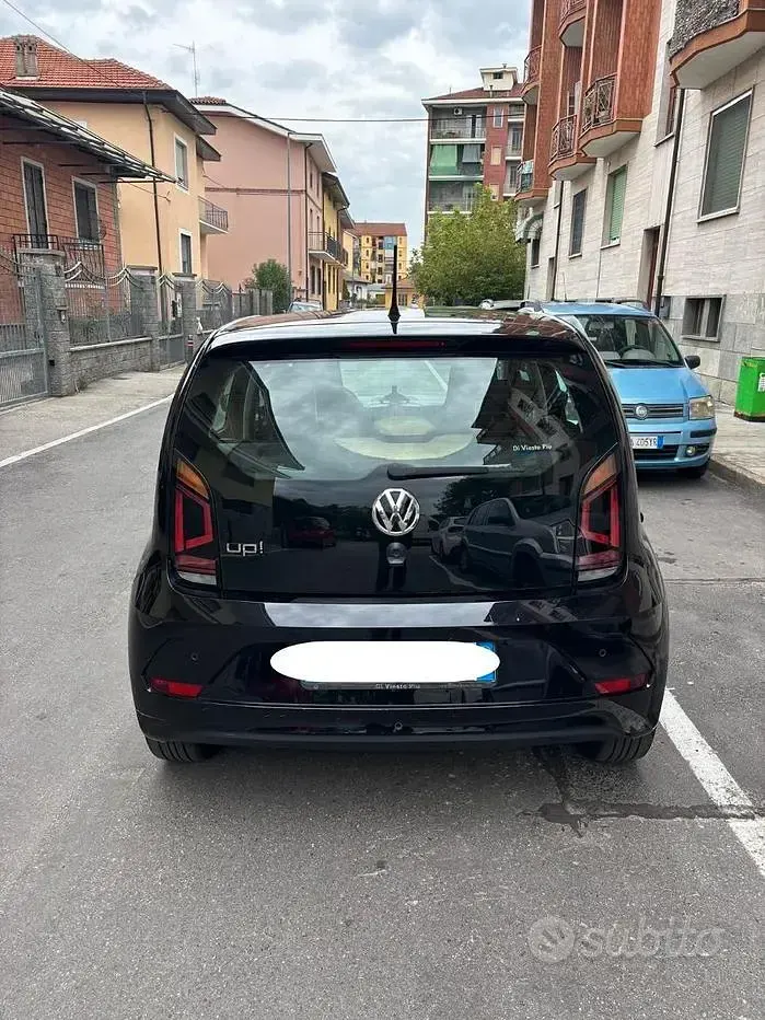 Usata VW up! 60 CV (44 kW) 2018 Nero Utilitaria