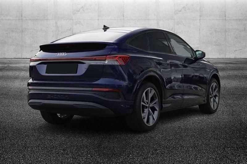 Käytetty Audi Q4 e-tron Advanced 69 kW (95 HP) 2022 Sininen Katumaasturi