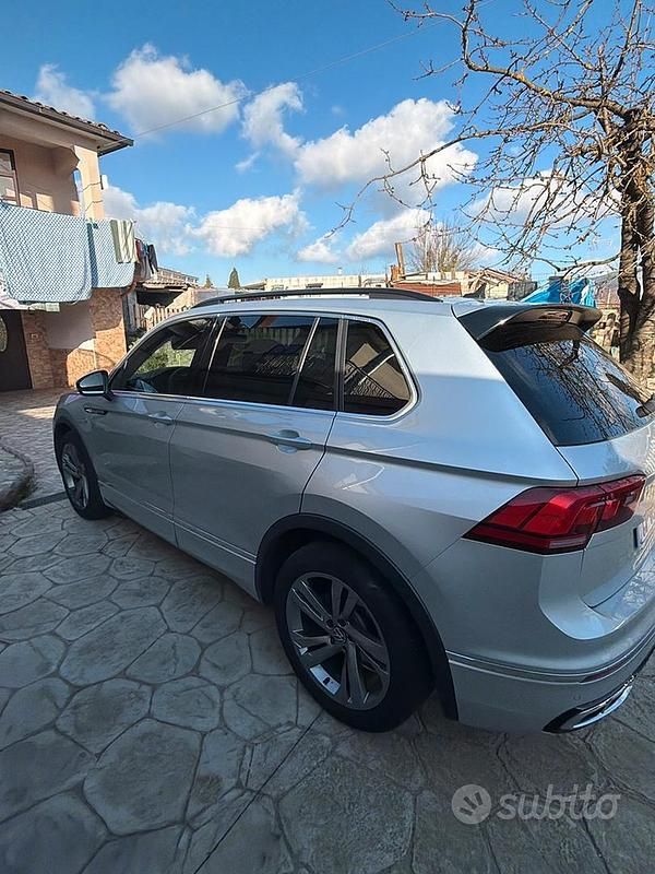 Usata VW Tiguan R-line 150 CV (110 kW) 2021 Grigio SUV