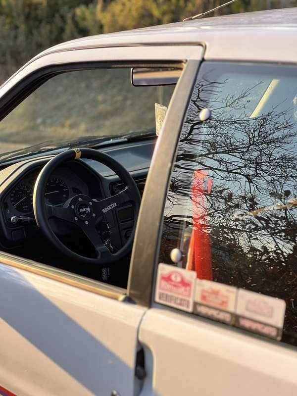 Usata Peugeot 106 98 CV (72 kW) 1994 Utilitaria