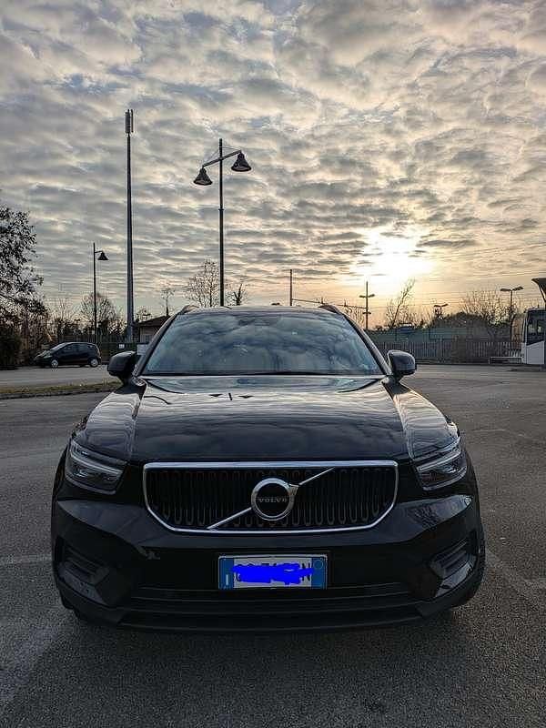 Usata Volvo XC40 Momentum 129 CV (94 kW) 2021 SUV