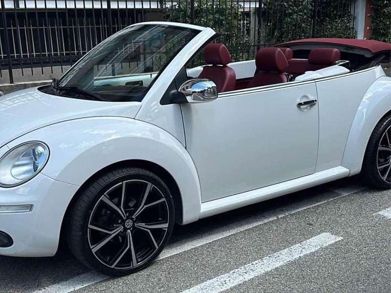 Usata VW New Beetle Edition 105 CV (77 kW) 2010 Bianco Utilitaria