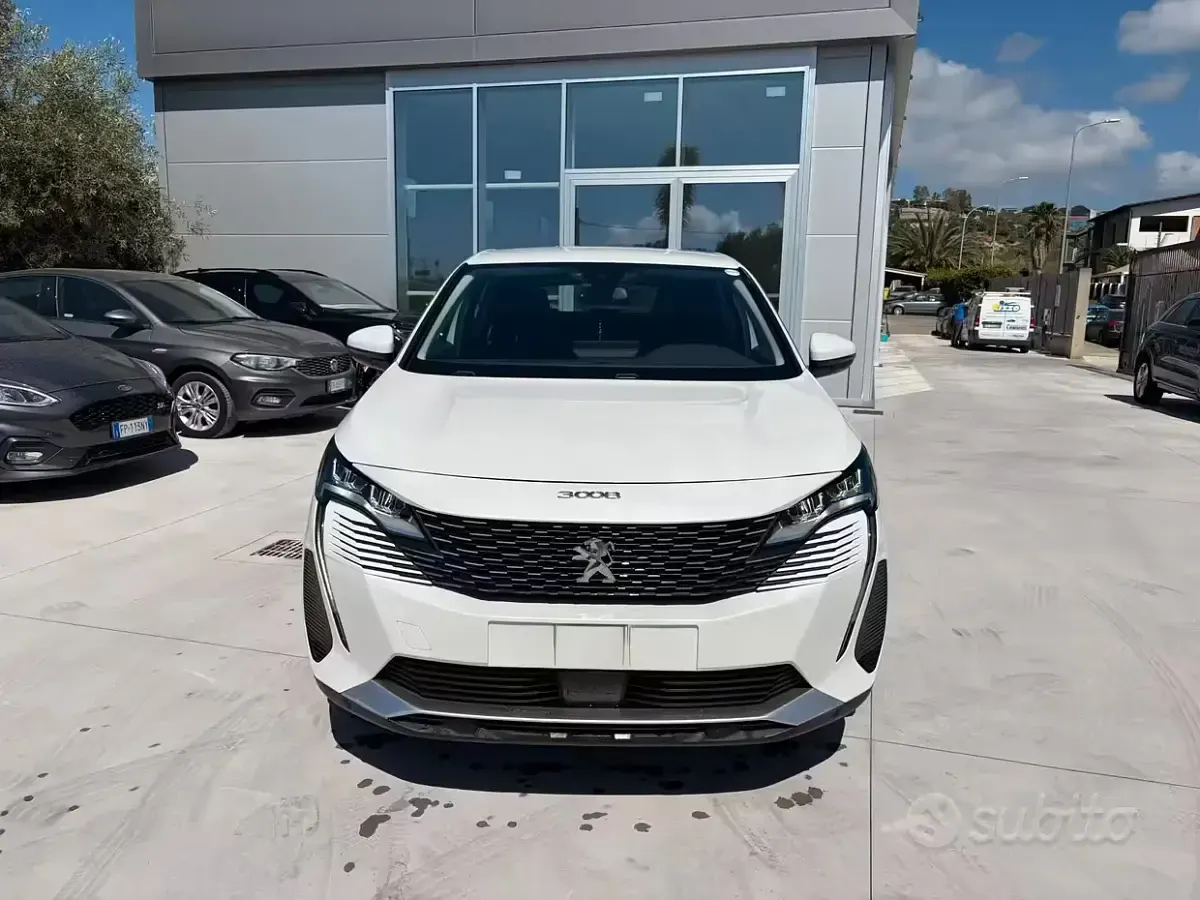 Usata Peugeot 3008 Active 131 CV (96 kW) 2021 Bianco SUV