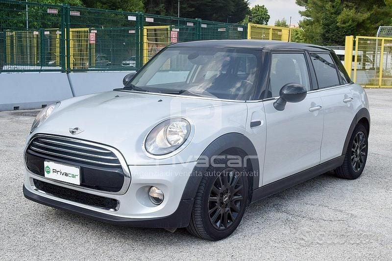 Usata Mini Cooper D Business 116 CV (85 kW) 2015 Grigio Utilitaria