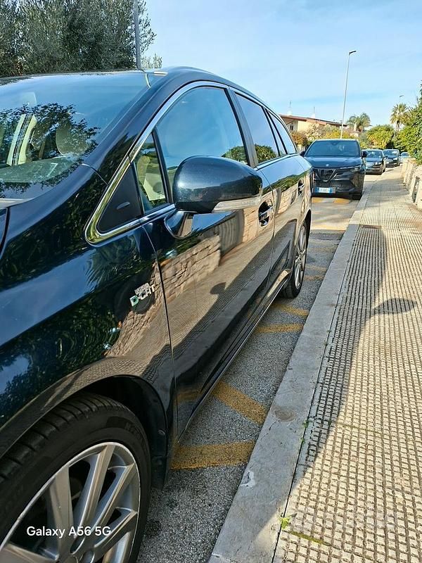 Usata Toyota Avensis 2013 Blu Station wagon