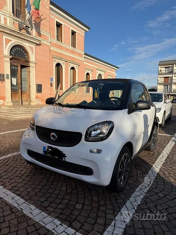 Bianco Usata 2018 Smart ForTwo Coupé Coupé | 11.000 € - Immagine 1/4