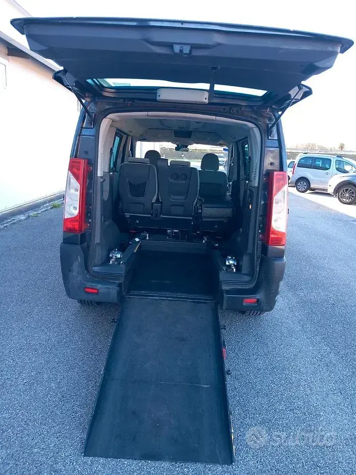 Gebraucht Peugeot Expert 90 PS (66 kW) 2011 Schwarz Van