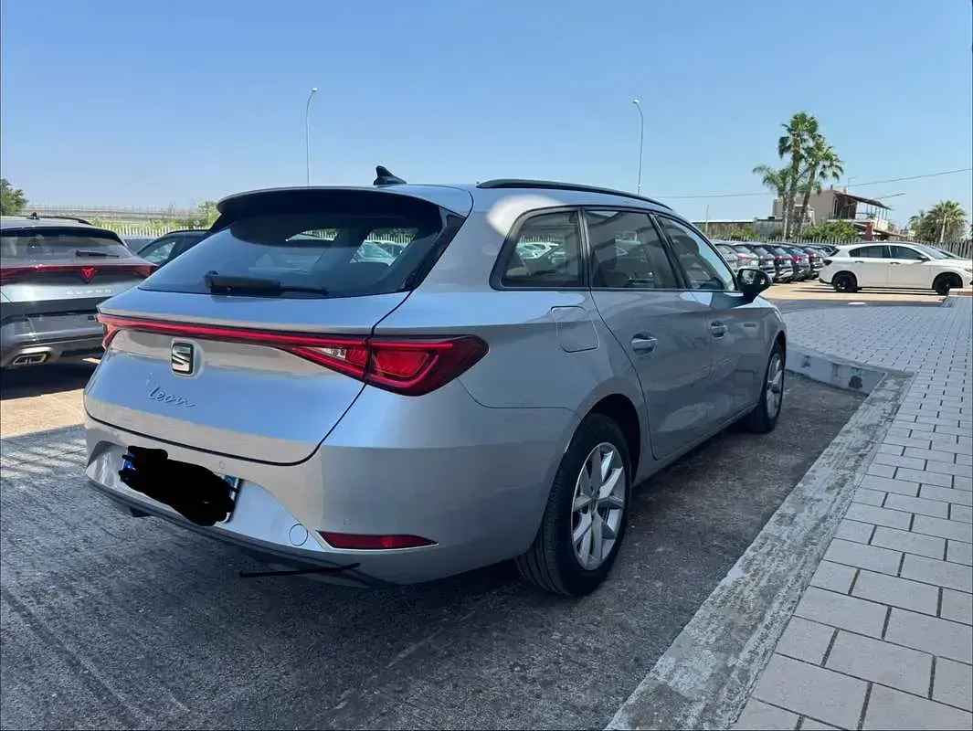 Usata Seat Leon Business 116 CV (85 kW) 2021 Argento Station wagon