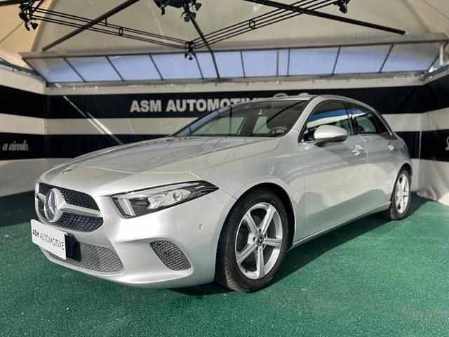 Usata Mercedes A180 116 CV (85 kW) 2019 Argento