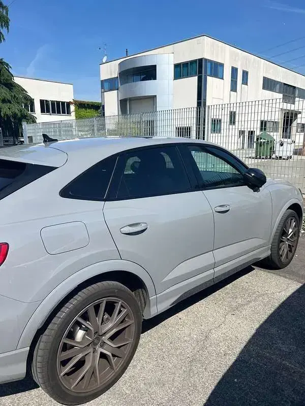 Usata Audi Q3 Sportback Ambiente 150 CV (110 kW) 2025 Grigio SUV