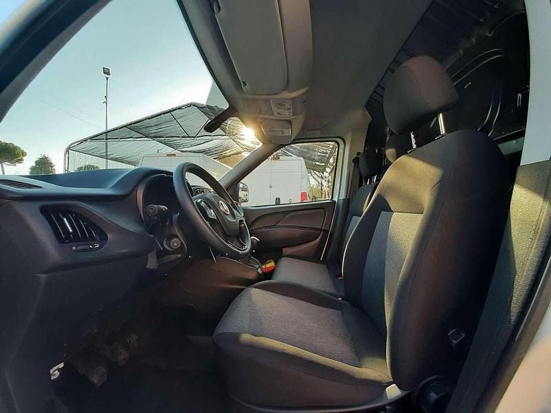 Usata Fiat Doblò 120 CV (88 kW) 2022 Bianco Monovolume