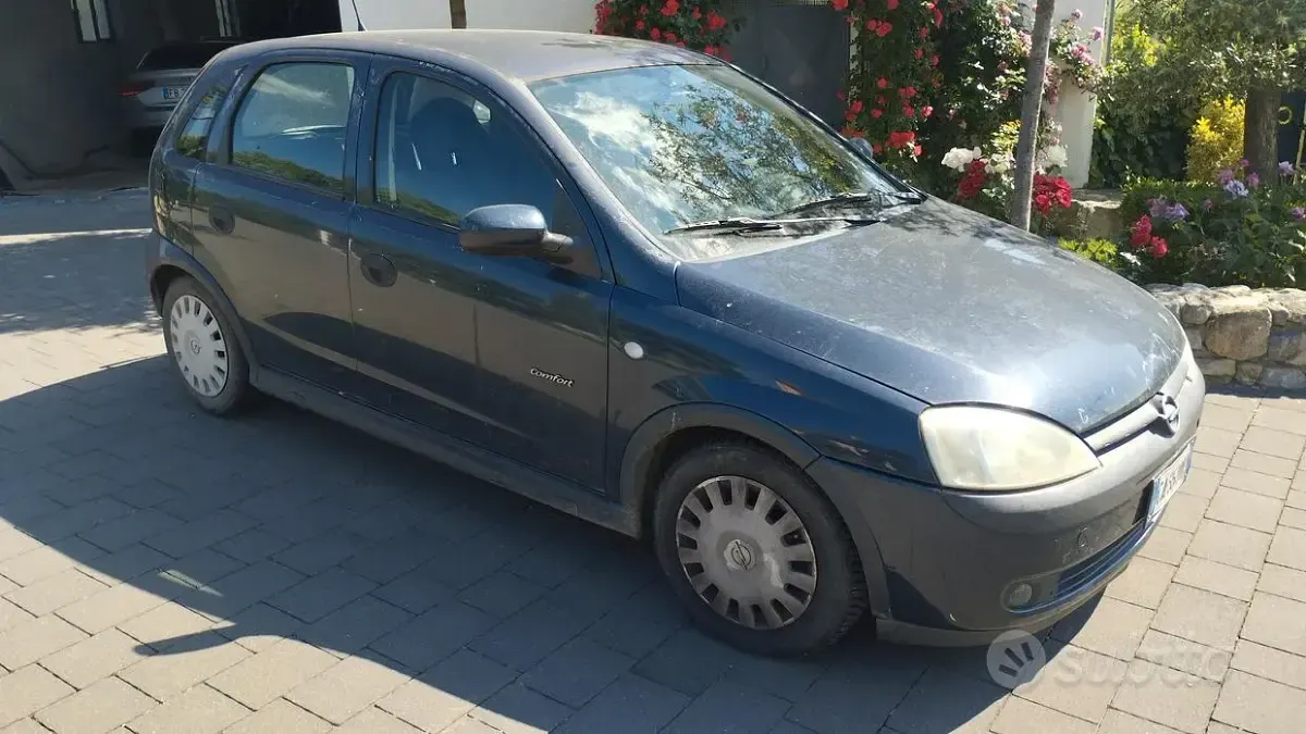Usata Opel Corsa 75 CV (55 kW) 2002 Blu Utilitaria