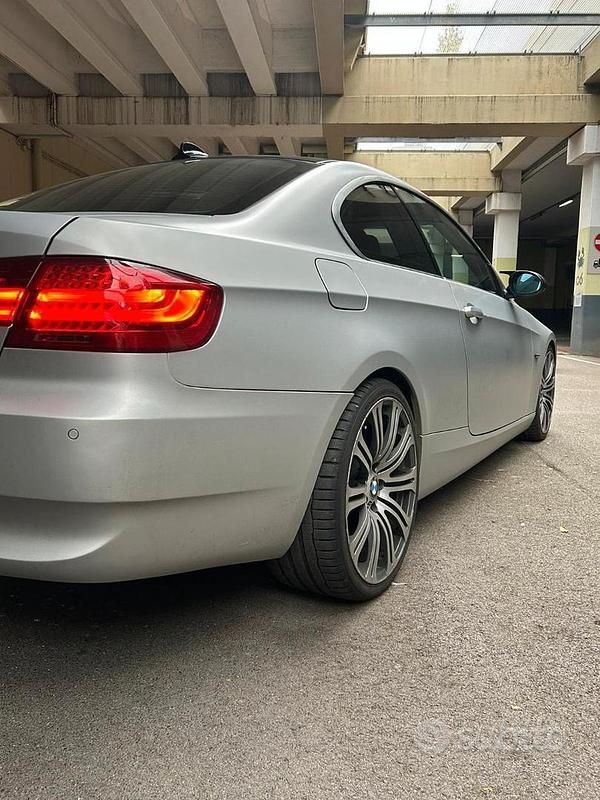 Usata BMW 325 Efficient Dynamics 218 CV (160 kW) 2006 Grigio Coupé