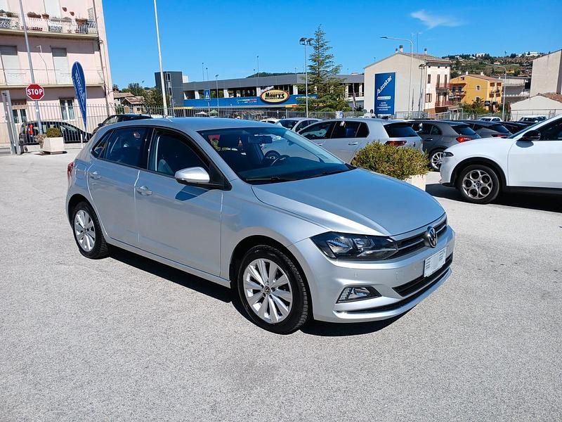 Grigio Usata 2021 VW Polo Highline Tre volumi | 13.700 € (Ottimo prezzo) - Immagine 1/4