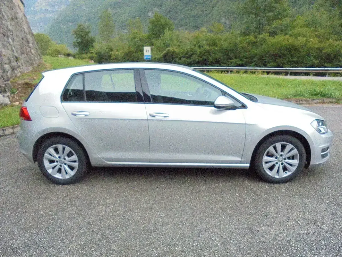 Usata VW Golf VII Comfortline 105 CV (77 kW) 2013 Grigio Berlina
