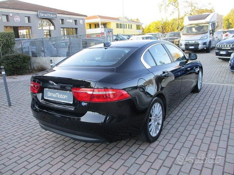 Usata Jaguar XE Pure 163 CV (119 kW) 2016 Nero Berlina