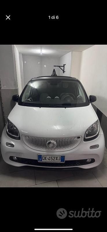 Usata Smart ForFour 90 CV (66 kW) 2016 Bianco Utilitaria