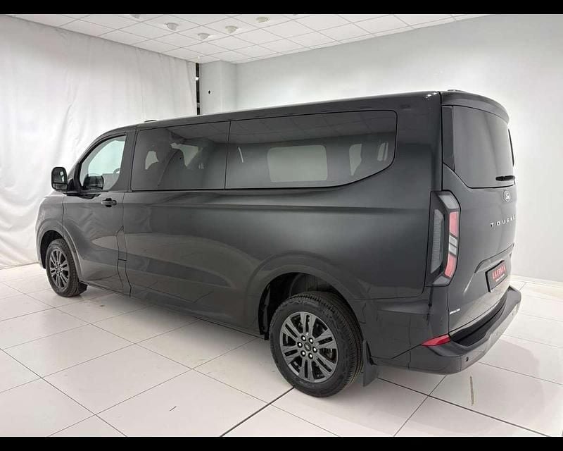 Usata Ford Tourneo Custom Titanium 150 CV (110 kW) 2024 Agate black Furgone