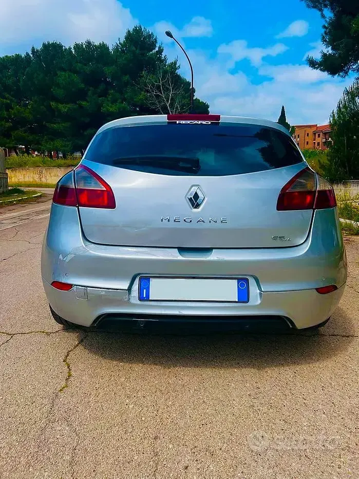 Usata Renault Mégane GT Line GT-Line 110 CV (80 kW) 2011 Grigio Utilitaria