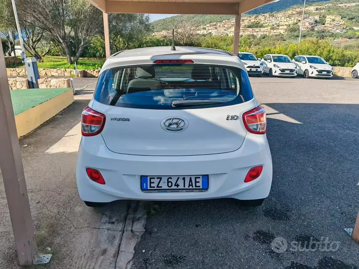 Begagnad Hyundai i10 66 HK (48 kW) 2015 Vit Halvkombi