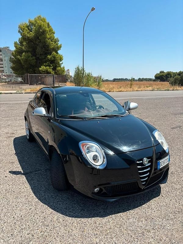 Nero Usata 2009 Alfa Romeo MiTo Distinctive Due volumi | 4500 € (Buon prezzo) - Immagine 1/4