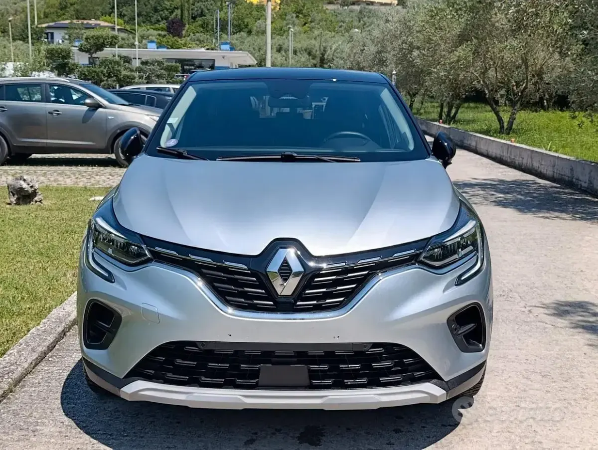 Usata Renault Captur Intens 101 CV (74 kW) 2021 Grigio SUV