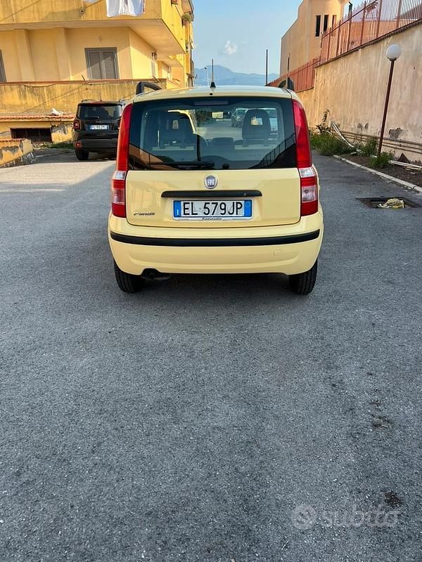 Usata Fiat Panda 54 CV (39 kW) 2012 Giallo Utilitaria