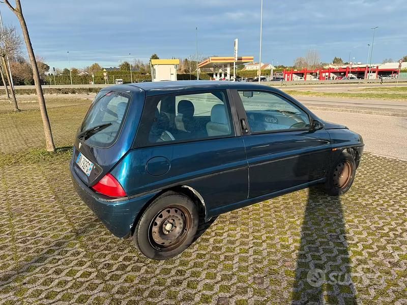 Usata Lancia Ypsilon 60 CV (44 kW) 2000 Blu Utilitaria