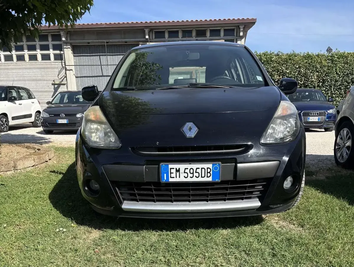 Usata Renault Clio IV Dynamique 75 CV (55 kW) 2012 Other Berlina
