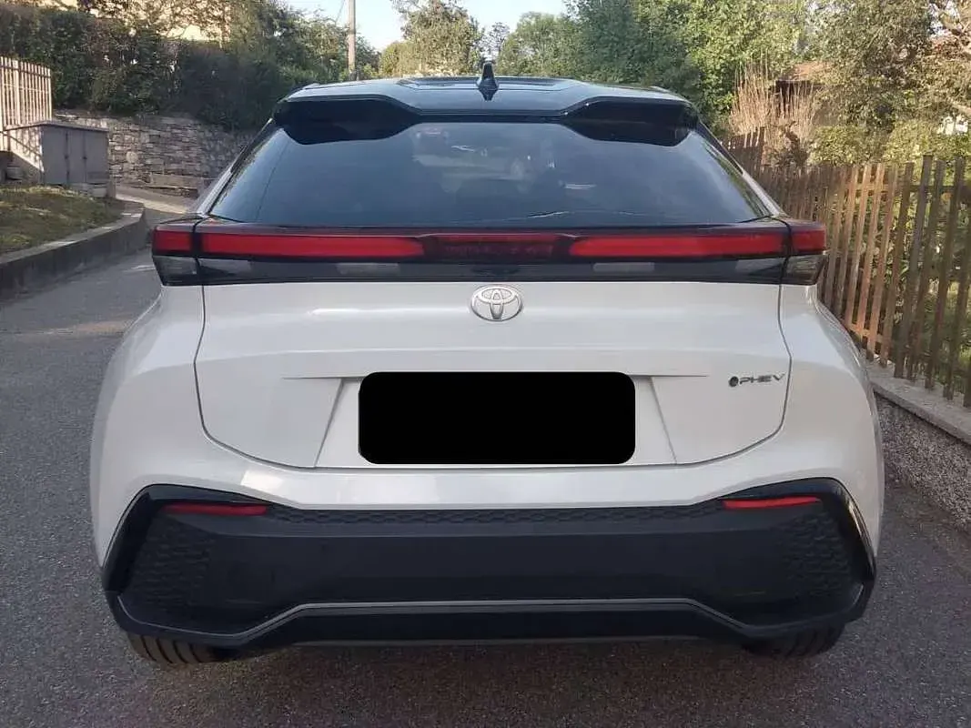 Usata Toyota C-HR Lounge 235 CV (172 kW) 2025 Bianco SUV