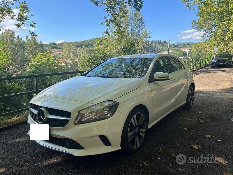 Usata 2016 Mercedes A180 Tre volumi | 10.000 € (Buon prezzo) - Immagine 1/3