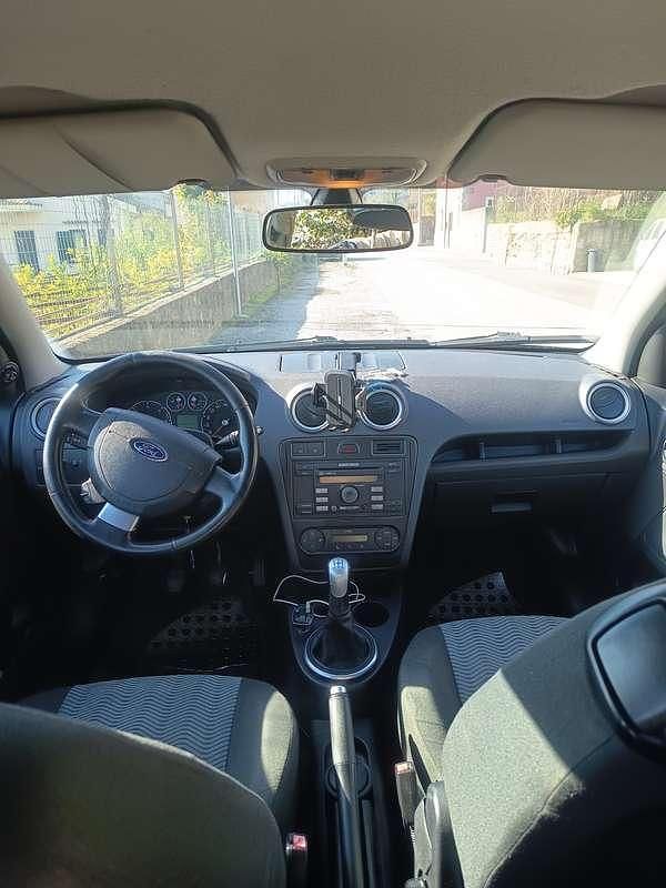 Usata Ford Fusion 90 CV (66 kW) 2006 Nero Monovolume