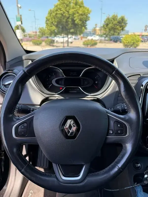 Usata Renault Captur Intens 110 CV (80 kW) 2017 Nero SUV