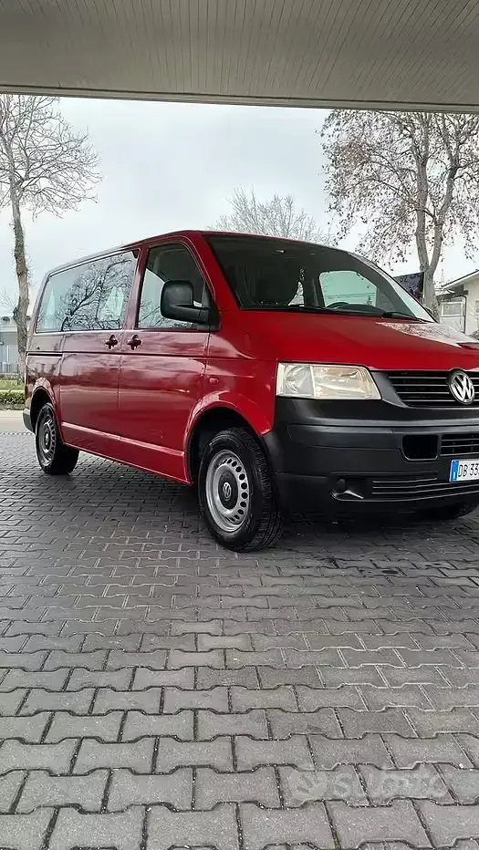 Usata VW Caravelle 2001 Rosso Monovolume
