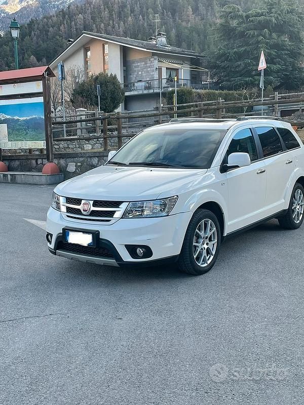 Bianco Usata 2013 Fiat Freemont SUV | 9900 € (Cara) - Immagine 1/3