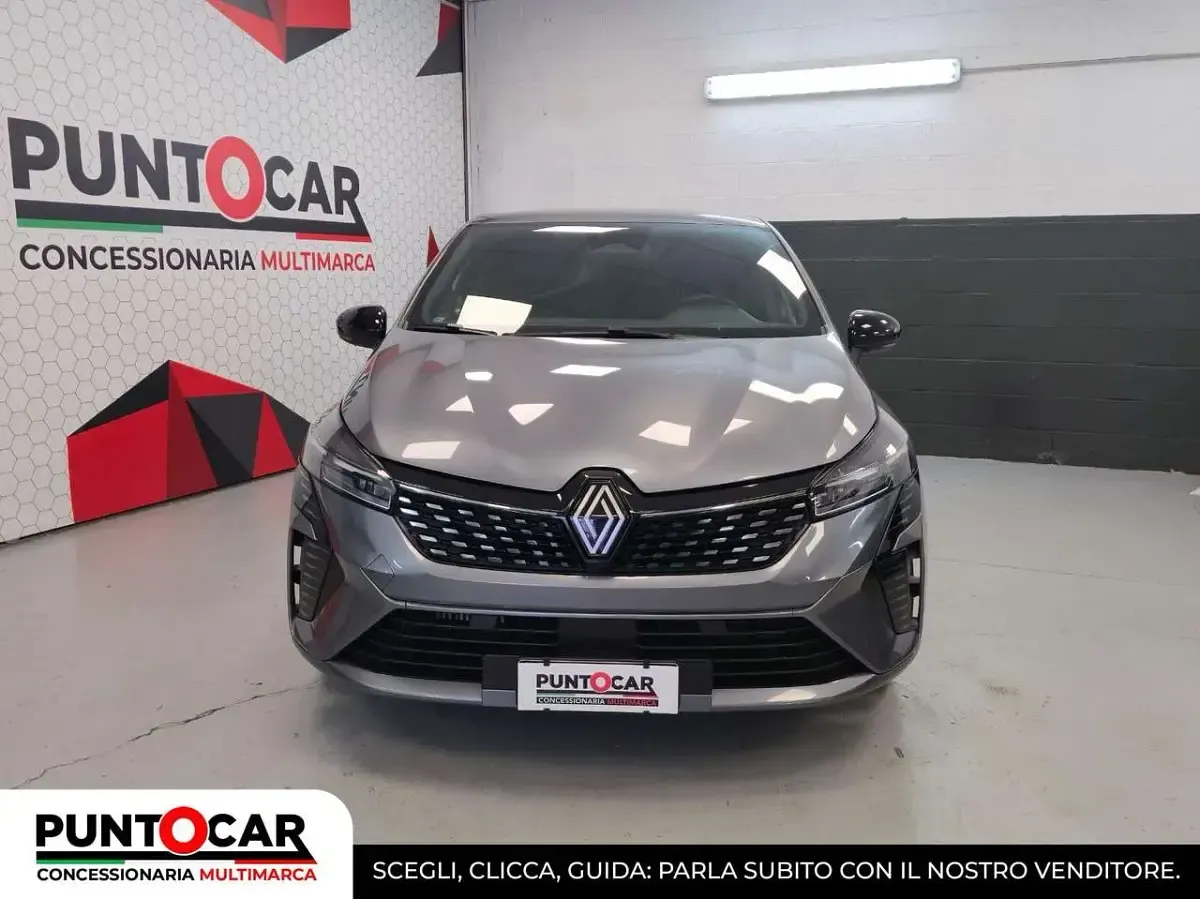 Begagnad Renault Clio V Techno 91 HK (66 kW) 2025 Grå Sedan