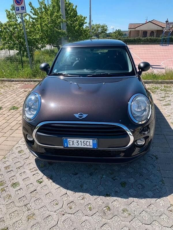 Usata Mini ONE 102 CV (75 kW) 2014 Marrone Utilitaria