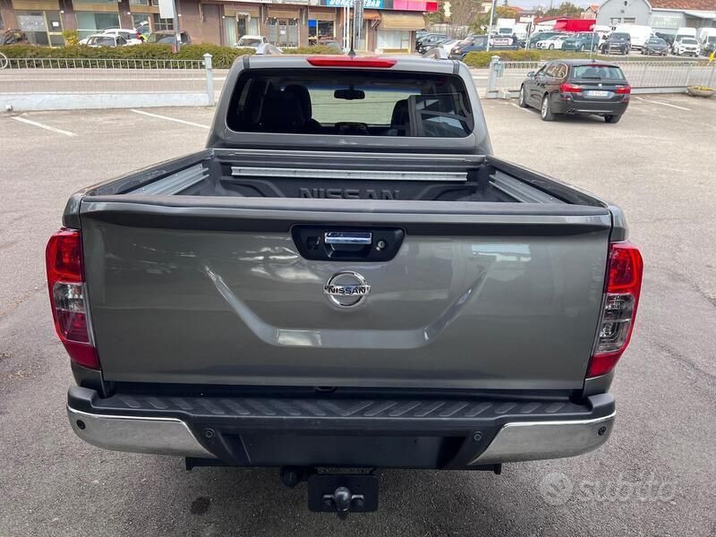 Usata Nissan Navara N-Connecta 190 CV (139 kW) 2018 Grigio Pick-up