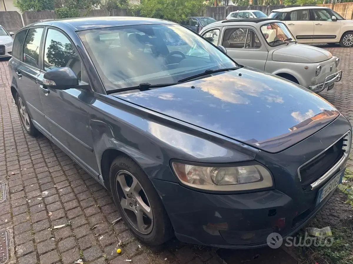 Usata Volvo V50 115 CV (84 kW) 2011 Grigio Station wagon