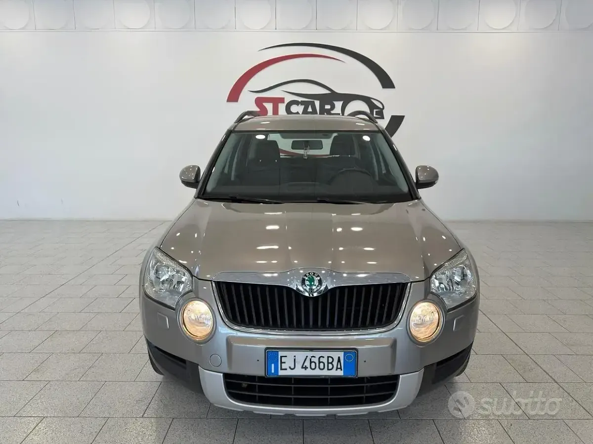 Usata Skoda Yeti Elegance 105 CV (77 kW) 2011 Grigio SUV