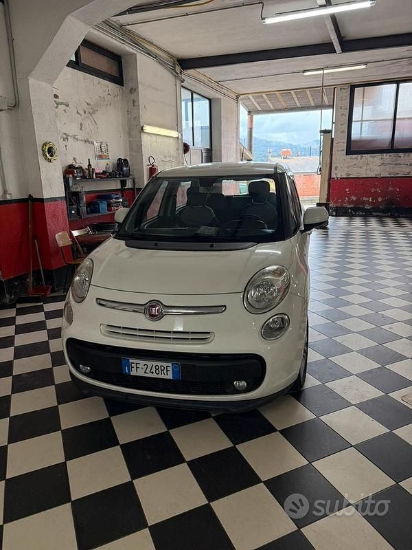 Bianco Usata 2016 Fiat 500L Monovolume | 9000 € (Buon prezzo) - Immagine 1/4