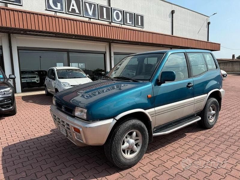 Usata Nissan Terrano SE 101 CV (74 kW) 1996 Blu/azzurro SUV